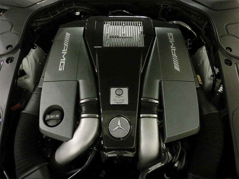 S63 V型8気筒ツインターボエンジン