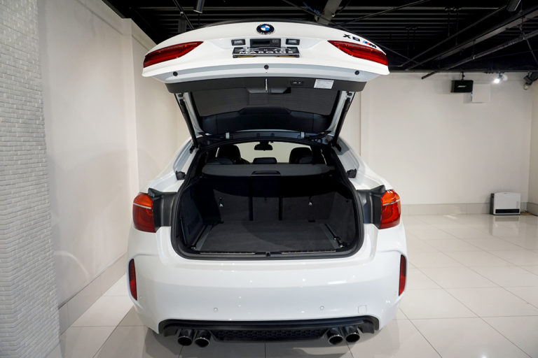 2020年式 BMW X6M ホワイト