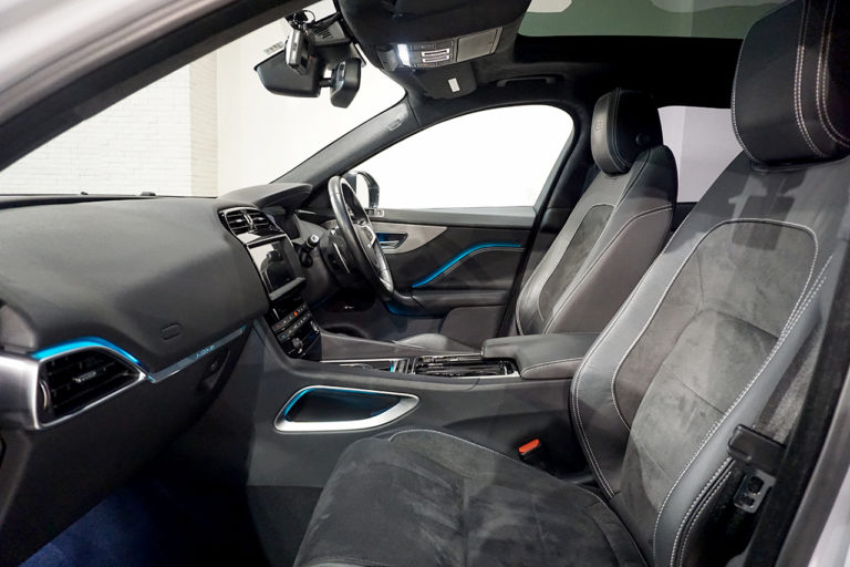 2018年式 ジャガー Fペース S 4WD ユーロンホワイト MQ3457