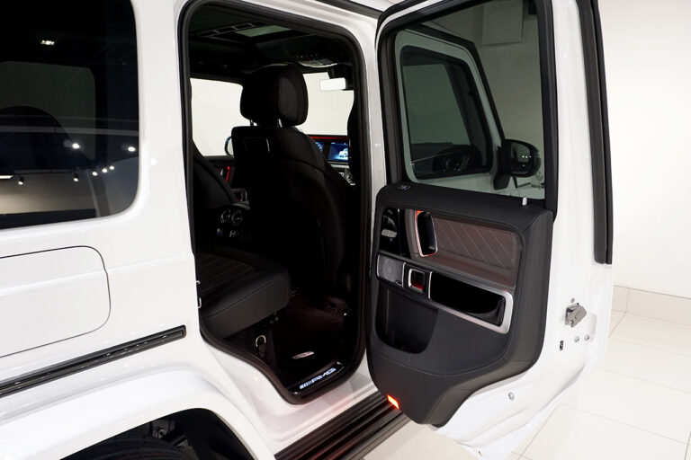 2023年式 メルセデスAMG G63 manufakturプログラム+ ダーク ナイトパッケージ オパリスホワイト MQ3822