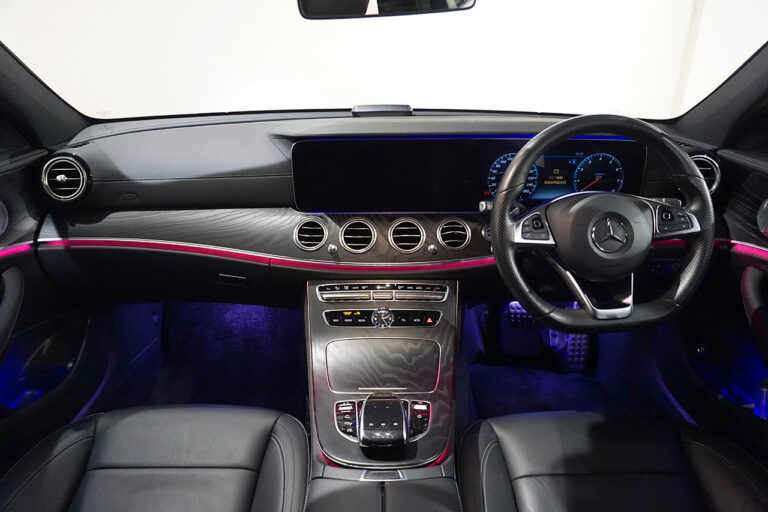 2018年式 メルセデスベンツ E250アバンギャルドスポーツ ダイヤモンドホワイト MQ3844