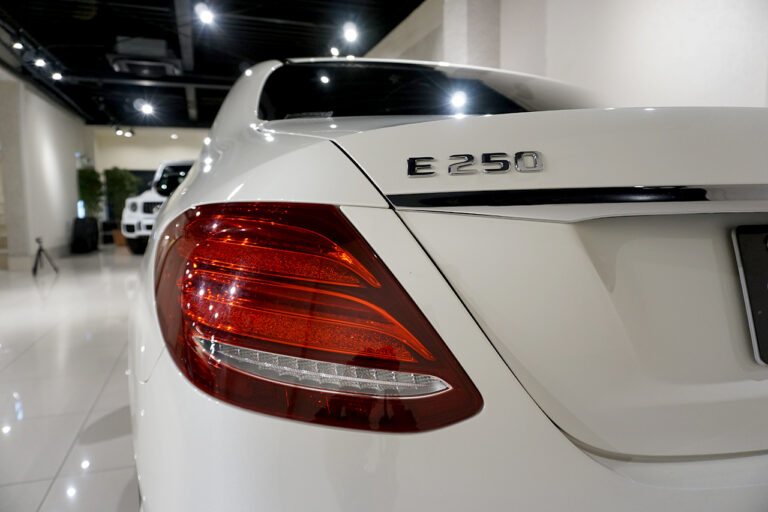 2018年式 メルセデスベンツ E250アバンギャルドスポーツ ダイヤモンドホワイト MQ3844