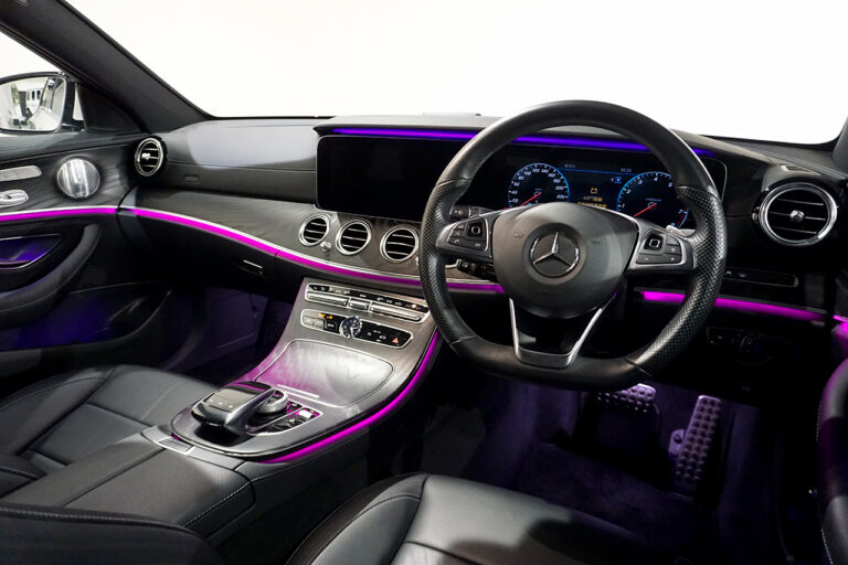 2018年式 メルセデスベンツ E250アバンギャルドスポーツ ダイヤモンドホワイト MQ3844