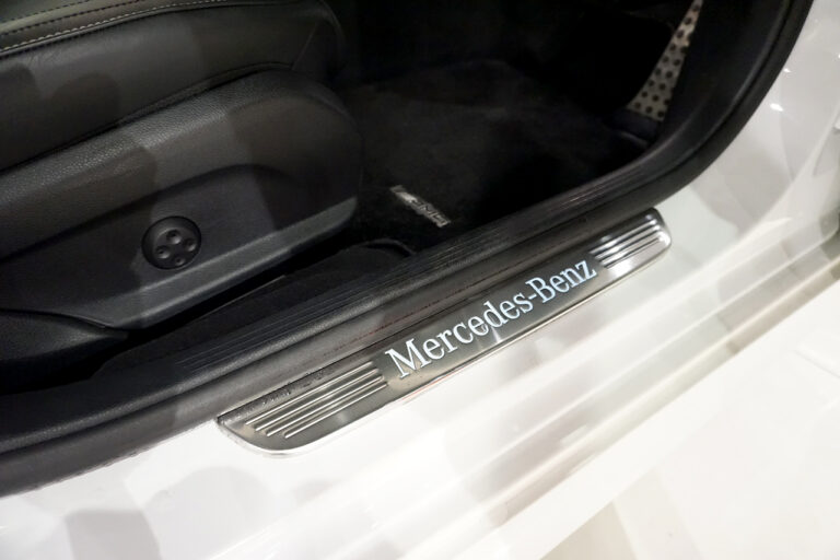2018年式 メルセデスベンツ E250アバンギャルドスポーツ ダイヤモンドホワイト MQ3844