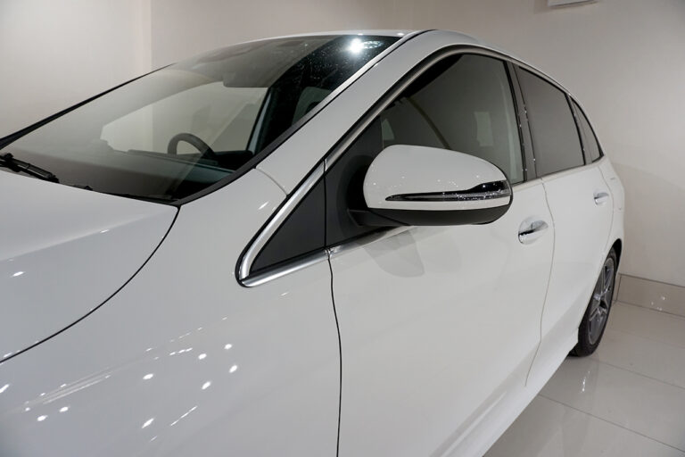 メルセデスベンツ B180 AMGライン ポーラーホワイト MQ3847