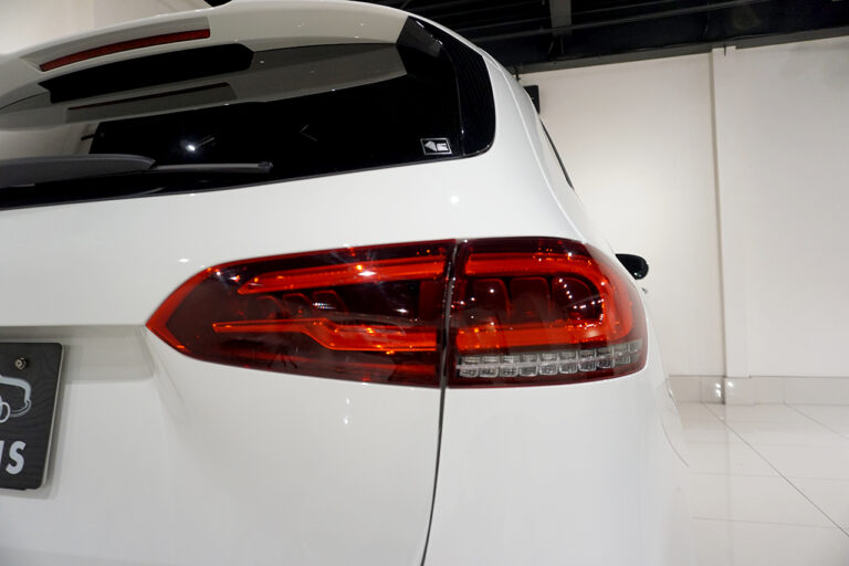 メルセデスベンツ B180 AMGライン ポーラーホワイト MQ3847