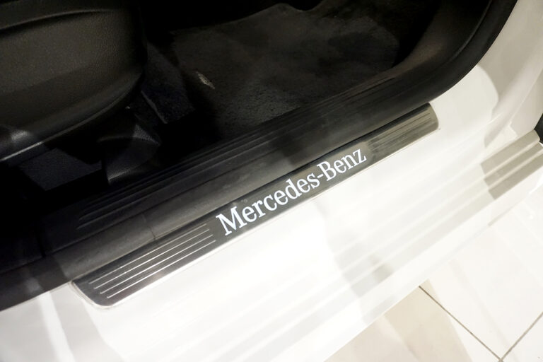 メルセデスベンツ B180 AMGライン ポーラーホワイト MQ3847
