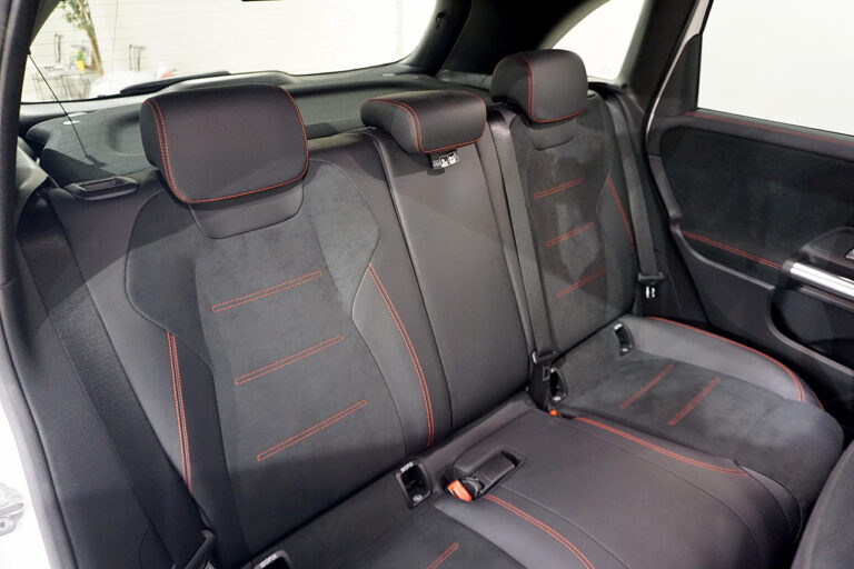 メルセデスベンツ B180 AMGライン ポーラーホワイト MQ3847