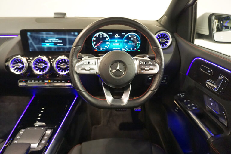 メルセデスベンツ B180 AMGライン ポーラーホワイト MQ3847
