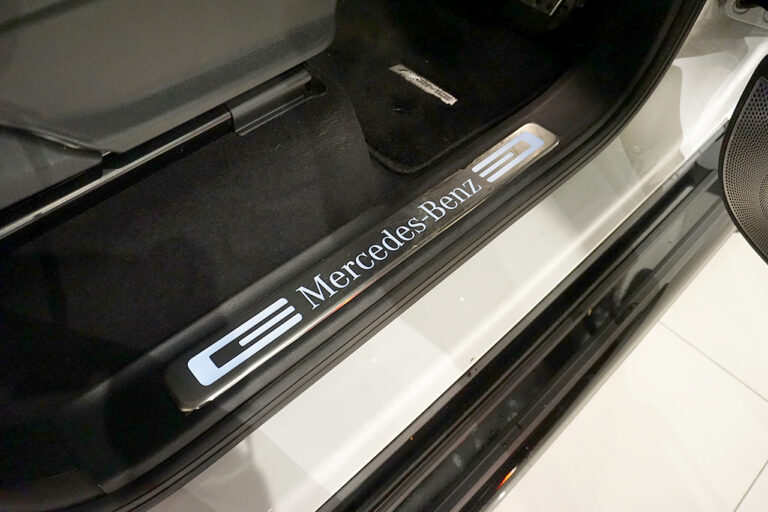 2021年式 メルセデスベンツ G350d AMGライン ダークプラチナ ポーラーホワイト MQ3870