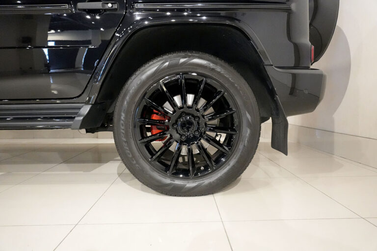 2023年式 メルセデスベンツ G400d ダークブラック manufakturプログラムプラス オブシディアンブラック MQ4235