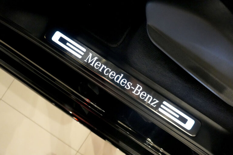 2023年式 メルセデスベンツ G400d ダークブラック manufakturプログラムプラス オブシディアンブラック MQ4235