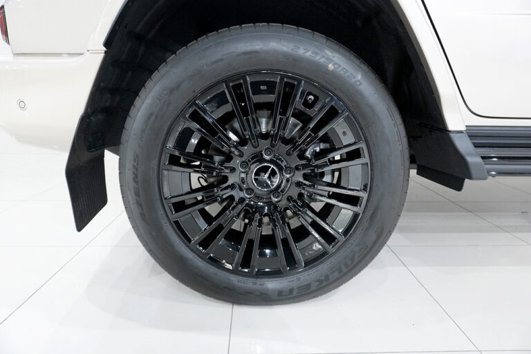 2025年式 MP2025 メルセデスベンツ G450d(ISG搭載) AMGラインPKG MANUFAKTURプログラム トラバーチンベージュ MQ4048