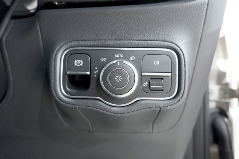 2025年式 MP2025 メルセデスベンツ G450d(ISG搭載) AMGラインPKG MANUFAKTURプログラム トラバーチンベージュ MQ4048