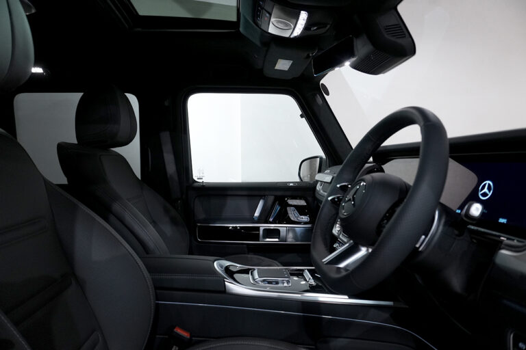 2025年式 メルセデスベンツ G450d ISG搭載モデル MANUFAKTURプログラム AMGライン モハーベシルバー MQ4063