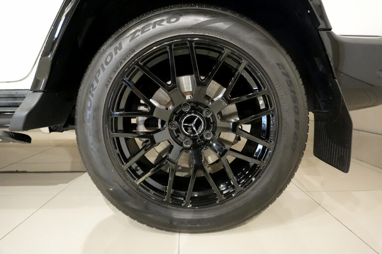 2021年式 メルセデスベンツ G350d ダークプラチナ AMGライン ラグジュアリーPKG ポーラーホワイト MQ4069