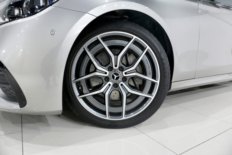 2022年式 メルセデスベンツ E200 Sports BSG搭載モデル エクスクルーシブPKG モハーベシルバー MQ4075