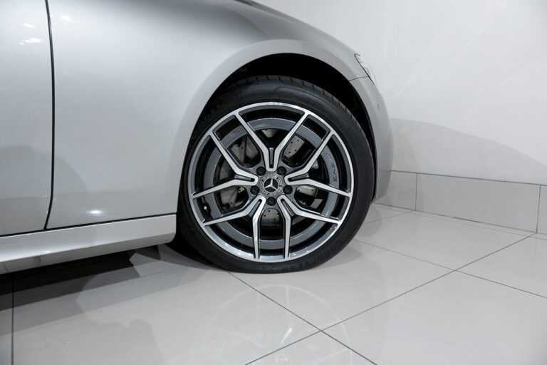2022年式 メルセデスベンツ E200 Sports BSG搭載モデル エクスクルーシブPKG モハーベシルバー MQ4075