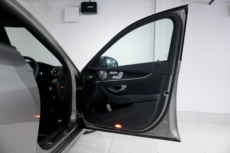 2022年式 メルセデスベンツ E200 Sports BSG搭載モデル エクスクルーシブPKG モハーベシルバー MQ4075