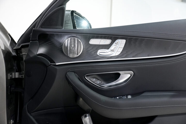 2022年式 メルセデスベンツ E200 Sports BSG搭載モデル エクスクルーシブPKG モハーベシルバー MQ4075