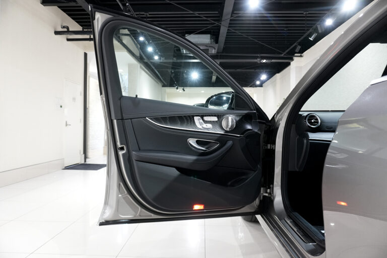 2022年式 メルセデスベンツ E200 Sports BSG搭載モデル エクスクルーシブPKG モハーベシルバー MQ4075