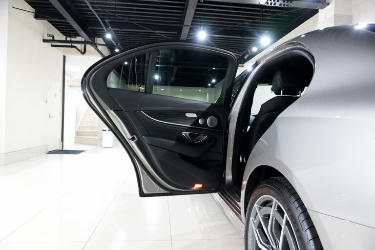 2022年式 メルセデスベンツ E200 Sports BSG搭載モデル エクスクルーシブPKG モハーベシルバー MQ4075
