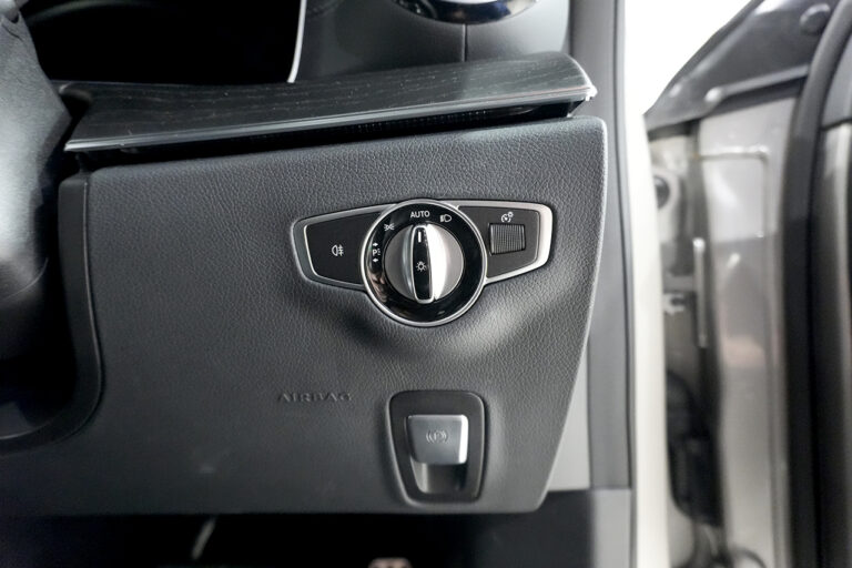 2022年式 メルセデスベンツ E200 Sports BSG搭載モデル エクスクルーシブPKG モハーベシルバー MQ4075