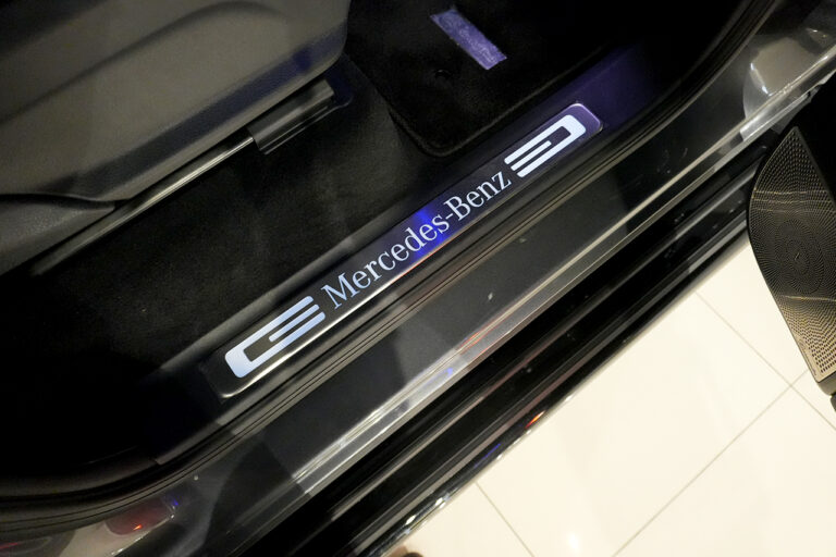 2025年式 メルセデスベンツ G450d ISG搭載モデル ダークステルス AMGライン MANUFAKTURプログラムプラス セレナイトグレー MQ4111