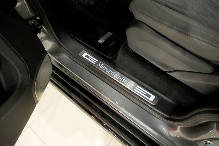 2025年式 メルセデスベンツ G450d ISG搭載モデル ダークステルス AMGライン MANUFAKTURプログラムプラス セレナイトグレー MQ4111