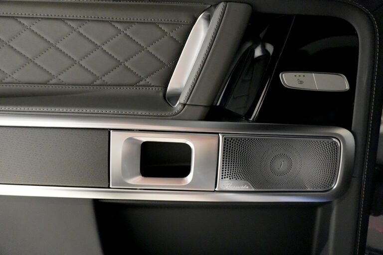 2025年式 メルセデスベンツ G450d ISG搭載モデル ダークステルス AMGライン MANUFAKTURプログラムプラス セレナイトグレー MQ4111
