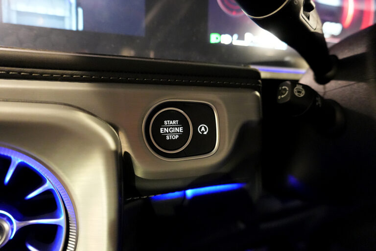 2025年式 メルセデスベンツ G450d ISG搭載モデル ダークステルス AMGライン MANUFAKTURプログラムプラス セレナイトグレー MQ4111