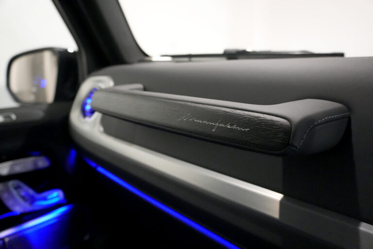 2025年式 メルセデスベンツ G450d ISG搭載モデル ダークステルス AMGライン MANUFAKTURプログラムプラス セレナイトグレー MQ4111