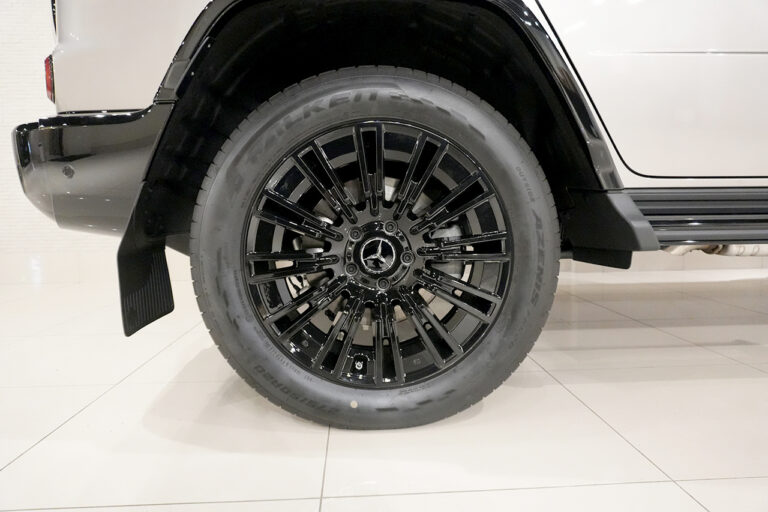 2025年式 メルセデスベンツ G450d ISG搭載モデル MANUFAKTURプログラム AMGライン モハーベシルバー MQ4063