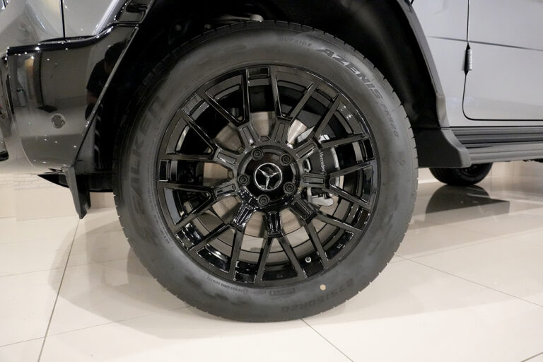 2025年式 メルセデスベンツ G450d ISG搭載モデル ダークステルス AMGライン MANUFAKTURプログラム セレナイトグレー MQ4049