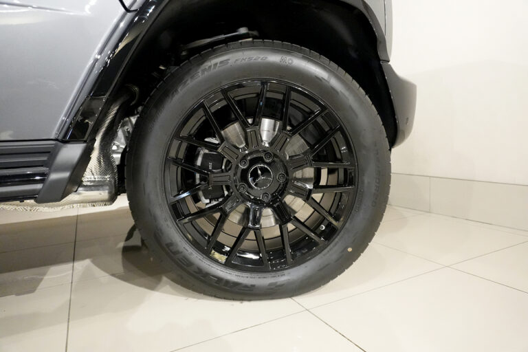 2025年式 メルセデスベンツ G450d ISG搭載モデル ダークステルス AMGライン MANUFAKTURプログラム セレナイトグレー MQ4049
