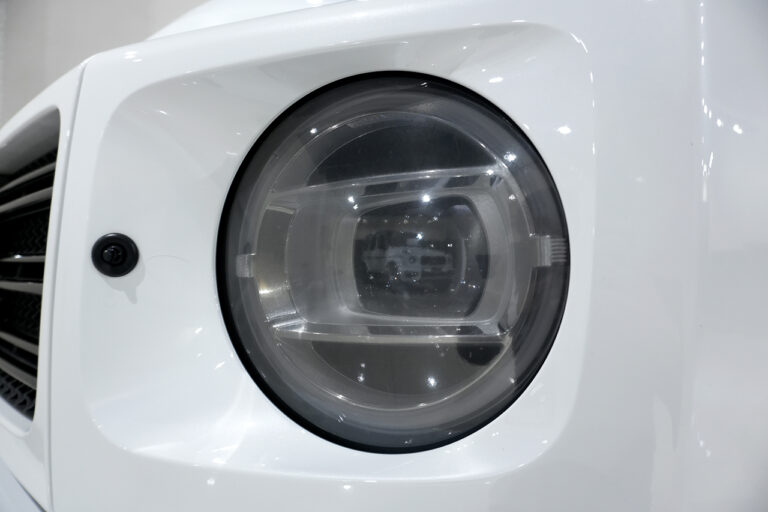 2023年式 メルセデスベンツ G400d ダークプラチナ マヌファクトゥーアプログラム+ オパリスホワイト MQ4094