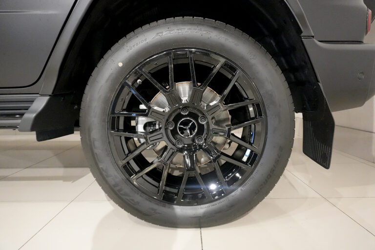 2025年式 メルセデスベンツ G450d ソルトブラック AMGライン MANUFAKTURプログラムプラス オブシディアンブラック MQ4045