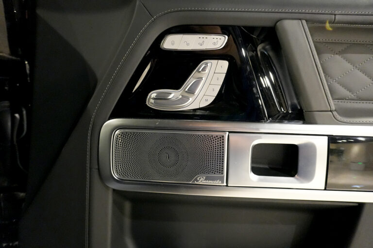 2025年式 メルセデスベンツ G450d ソルトブラック AMGライン MANUFAKTURプログラムプラス オブシディアンブラック MQ4045