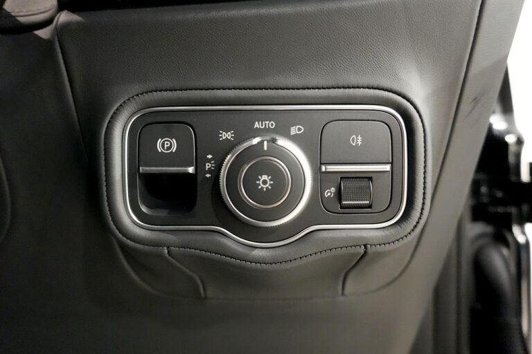 2025年式 メルセデスベンツ G450d ソルトブラック AMGライン MANUFAKTURプログラムプラス オブシディアンブラック MQ4045