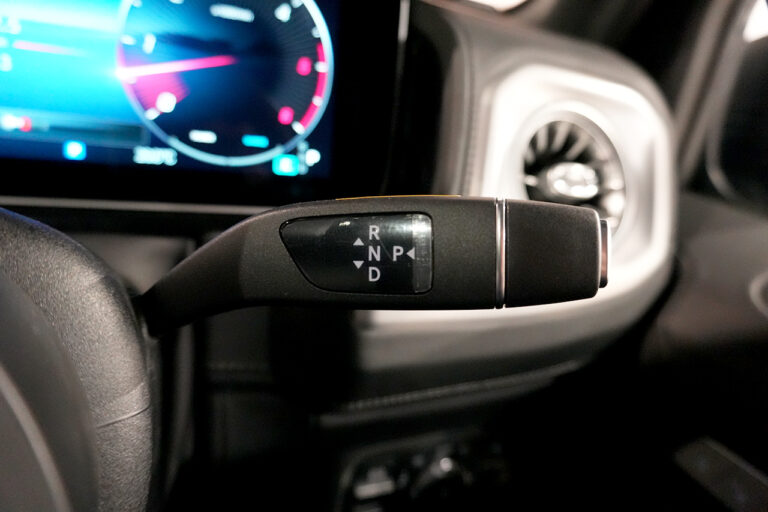 2025年式 メルセデスベンツ G450d ソルトブラック AMGライン MANUFAKTURプログラムプラス オブシディアンブラック MQ4045