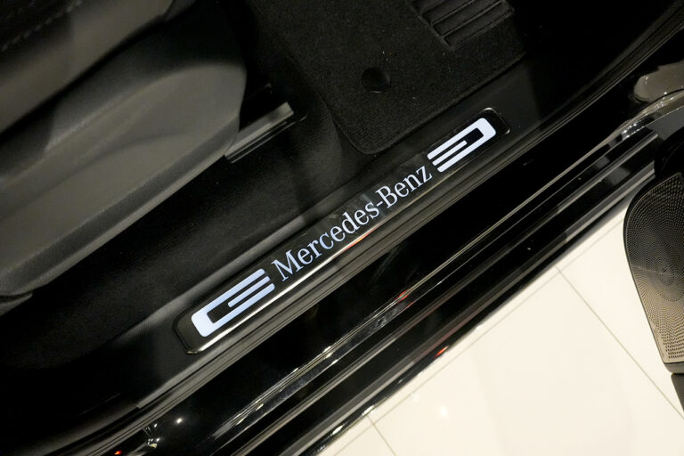 2023年式 メルセデスベンツ G400d Gmanufakturプログラム ダークブラック AMGライン オブシディアンブラック MQ4090