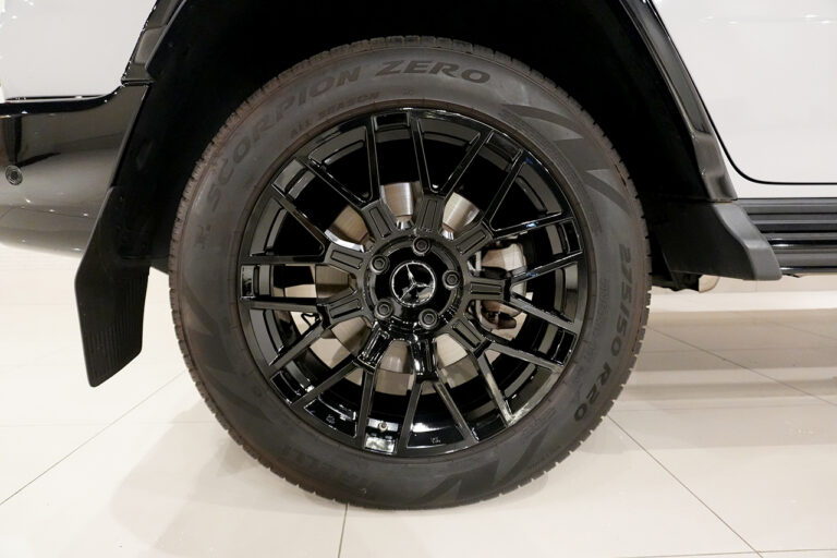 2022年式 メルセデスベンツ G400d Gmanufakturプログラム AMGライン ナイトグレー MQ4096