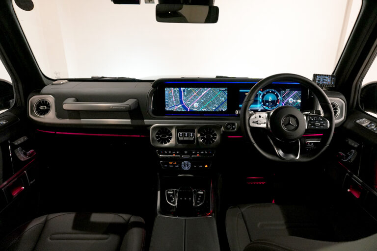 2023年式 メルセデスベンツ G400d ダークブラック Gmanufakturプログラム オブシディアンブラック MQ4102
