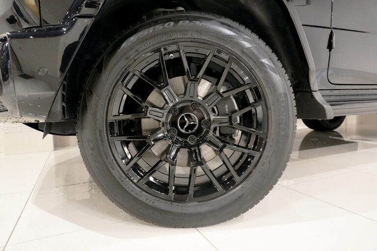 2023年式 メルセデスベンツ G400d ダークブラック Gmanufakturプログラム オブシディアンブラック MQ4102