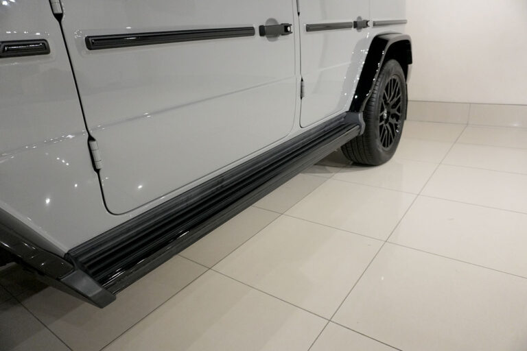 2023年式 メルセデスベンツ G400d ダークブラック AMGライン Gmanufakturプログラム ステルスグレー MQ4104