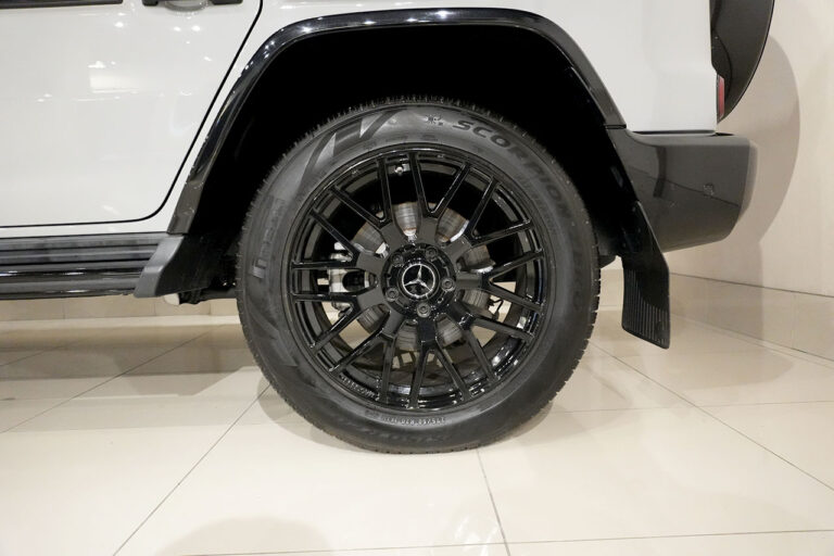 2023年式 メルセデスベンツ G400d ダークブラック AMGライン Gmanufakturプログラム ステルスグレー MQ4104