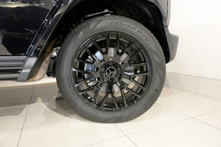 2023年式 メルセデスベンツ G400d ダークブラック AMGライン Gmanufakturプログラム オブシディアンブラック MQ4104