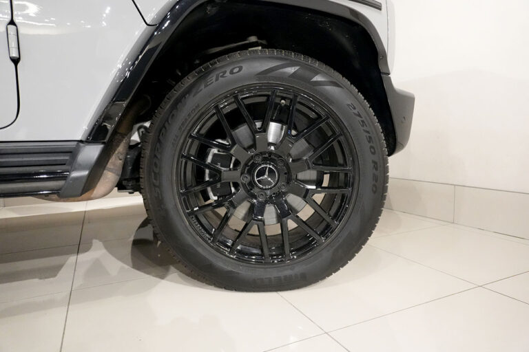 2023年式 メルセデスベンツ G400d ダークブラック AMGライン Gmanufakturプログラム ステルスグレー MQ4104