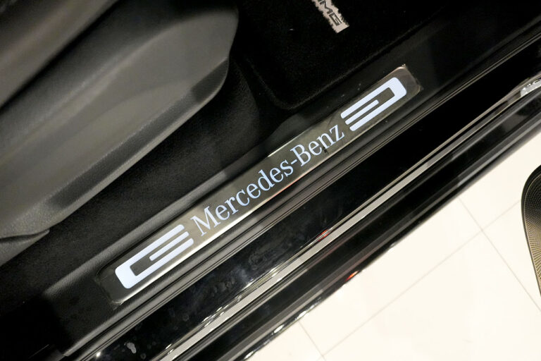 2023年式 メルセデスベンツ G400d ダークブラック AMGライン Gmanufakturプログラム ステルスグレー MQ4104