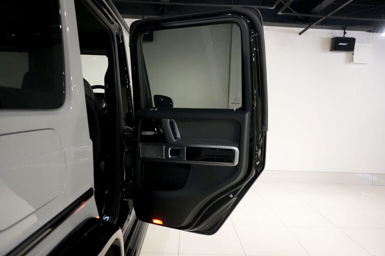 2023年式 メルセデスベンツ G400d ダークブラック AMGライン Gmanufakturプログラム ステルスグレー MQ4104